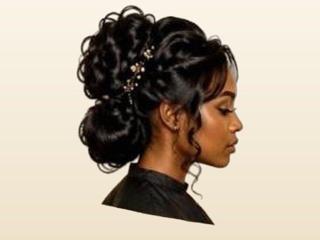Chignon bouclé orné